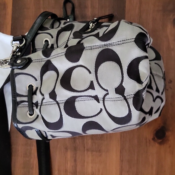 Coach Signature Poppy Drawstring Crossbody Bucket Bag - Black - Picture 6 of 12